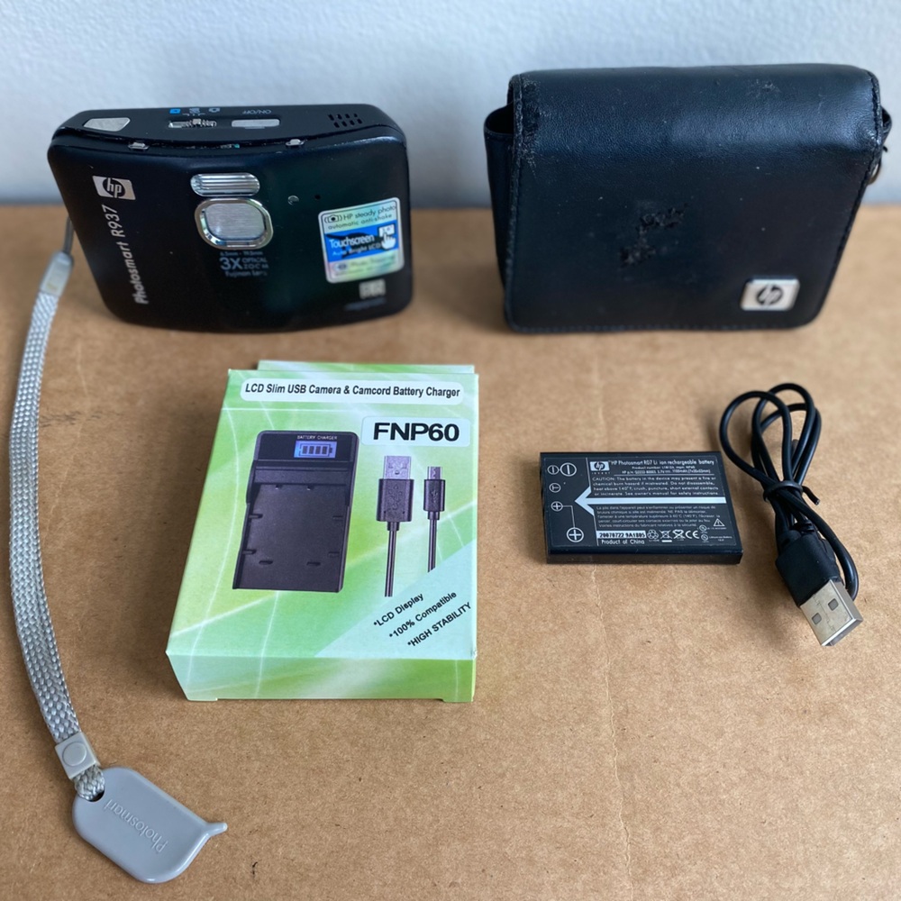 HP Photosmart R937 Digital camera
